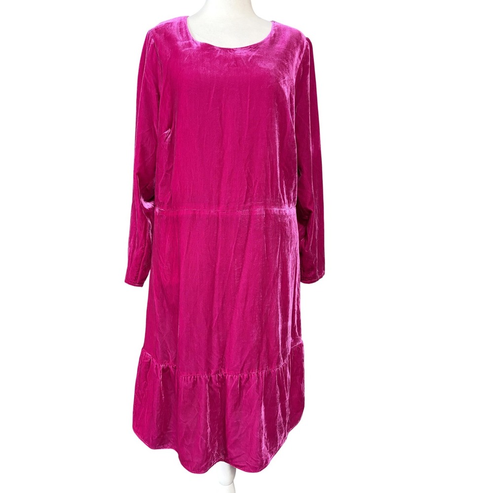 Boden Velvet Dress Womens Medium Pink Scoop Neck Long Sleeve Shift Midi Ruffle‎